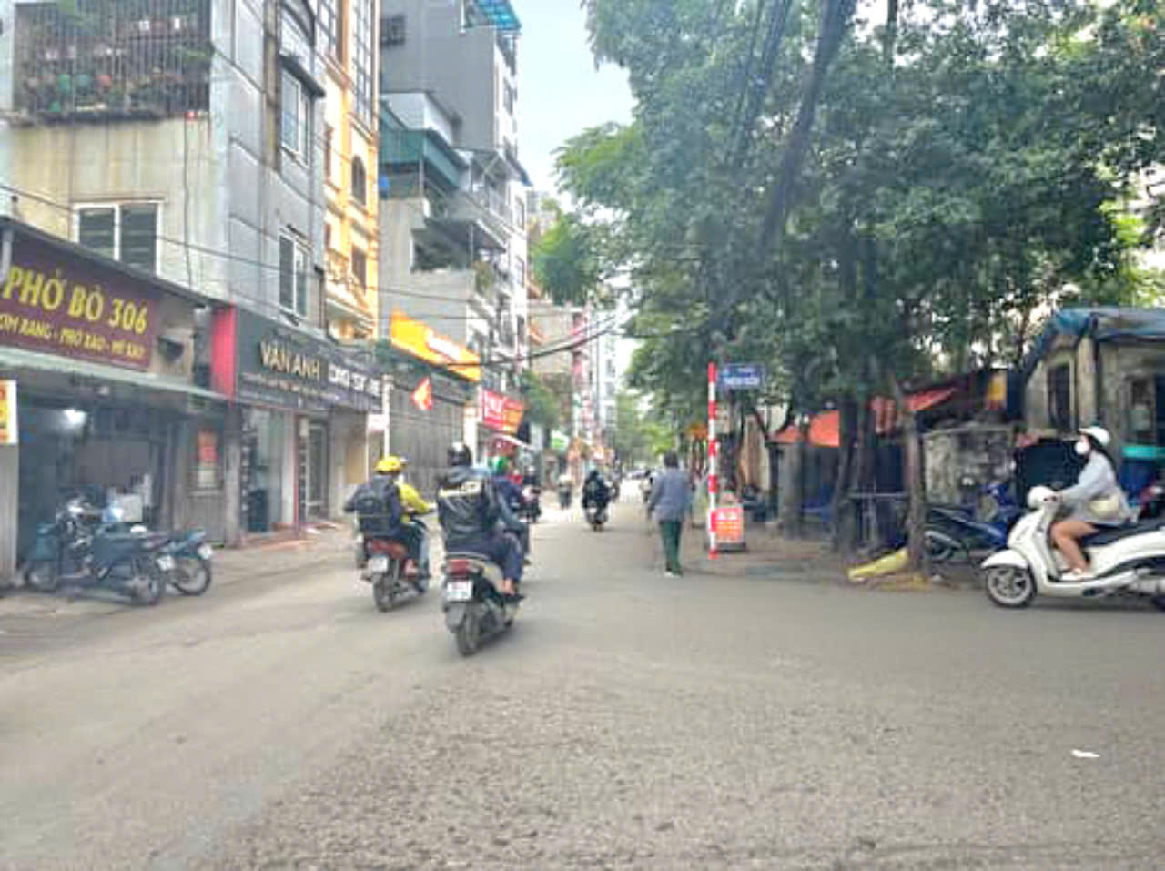HIẾM, HOT! Mặt phố MỸ ĐÌNH, 110m, vỉa hè, KD, giá rẻ như trong ngõ, chỉ 240 triệu/m2 - Ảnh 1
