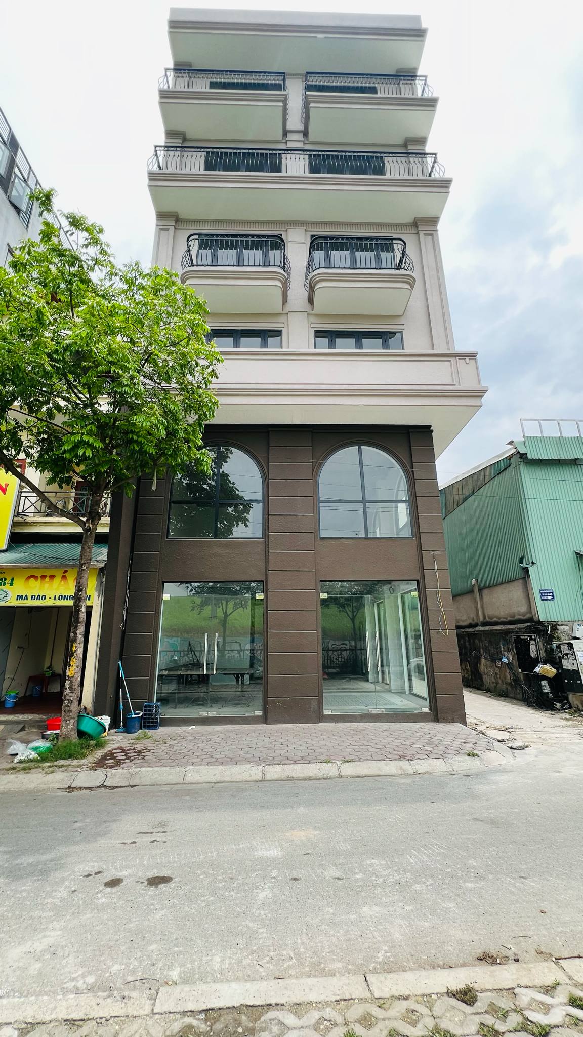Tòa nhà lô góc Ngọc Thụy, 90m x 8tầng, mặt tiền 7.5m, vỉa hè, ôtô tránh, kinh doanh đắc địa - Ảnh chính