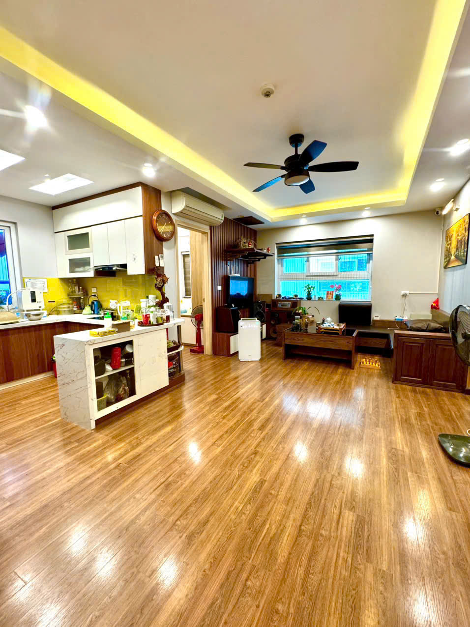 3,5 Tỷ có ngay căn góc 81m2 3PN, 2WC full nội thất, bc Hướng Đông - Ảnh chính