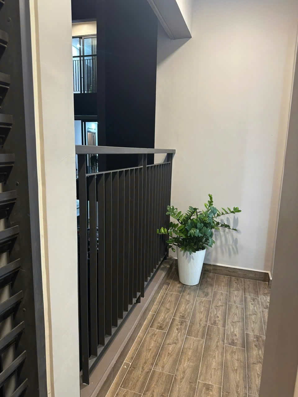 Chính chủ cần bán căn studio 40,1m2, có ban công thoáng mát - Ảnh 2