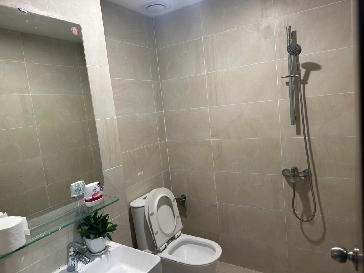 Chính chủ cần bán căn studio 40,1m2, có ban công thoáng mát - Ảnh 3