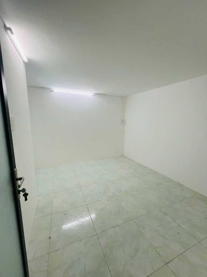 BÁN NHÀ NƠ TRANG LONG HXH - 41M2 (4X10) - 2 TẦNG - 2 PN - SỔ VUÔNG - GIÁ CHỈ 4.7 TỶ - Ảnh 2
