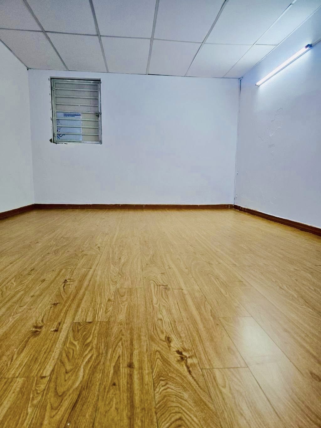 TÂN SƠN NHÌ - NHÀ HẺM ĐẸP 6M - SÁT MẶT TIỀN - 60M² - 6PN - 2 LẦU - CHỈ 7.X TỶ - Ảnh 4