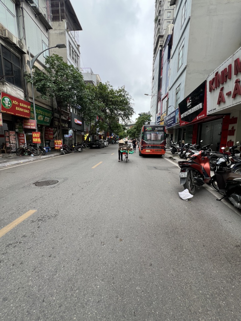MẶT PHỐ PHỐ VỌNG -2 MẶT THOÁNG - NGAY CỔNG TRƯỜNG ĐH KINH TẾ QUỐC DÂN – CHỈ 10 TỶ - Ảnh chính