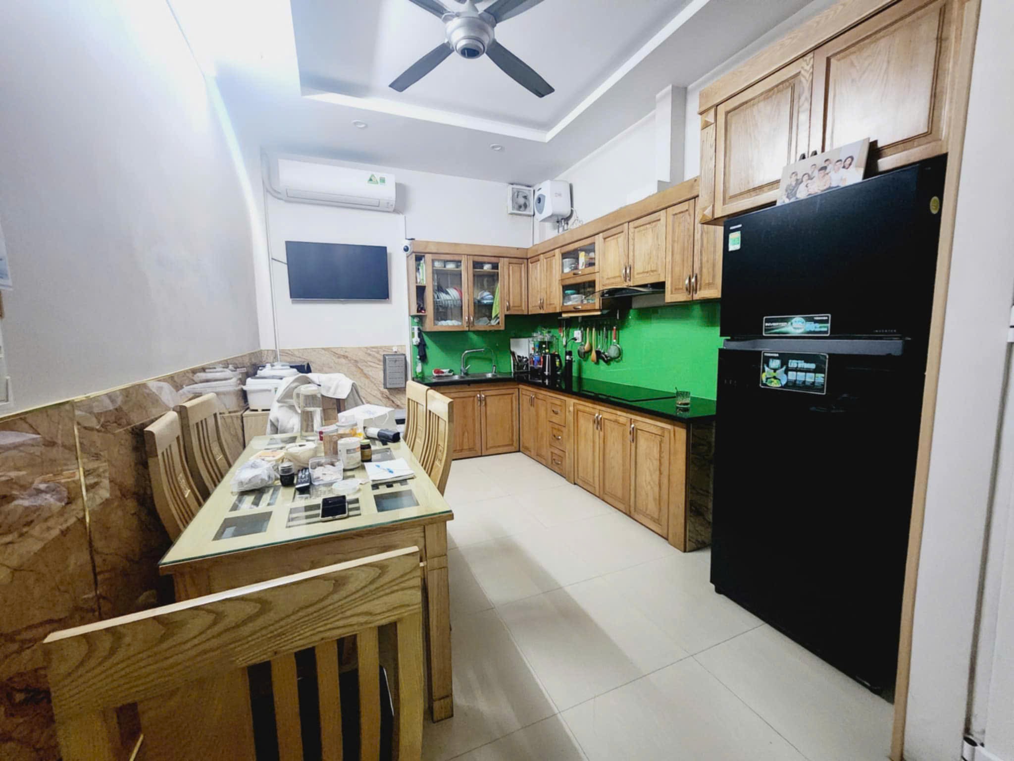Bán nhà tốt Đội Cấn 10m ra phố, có ô chờ thang máy, tặng nội thất cơ bản - Ảnh 1