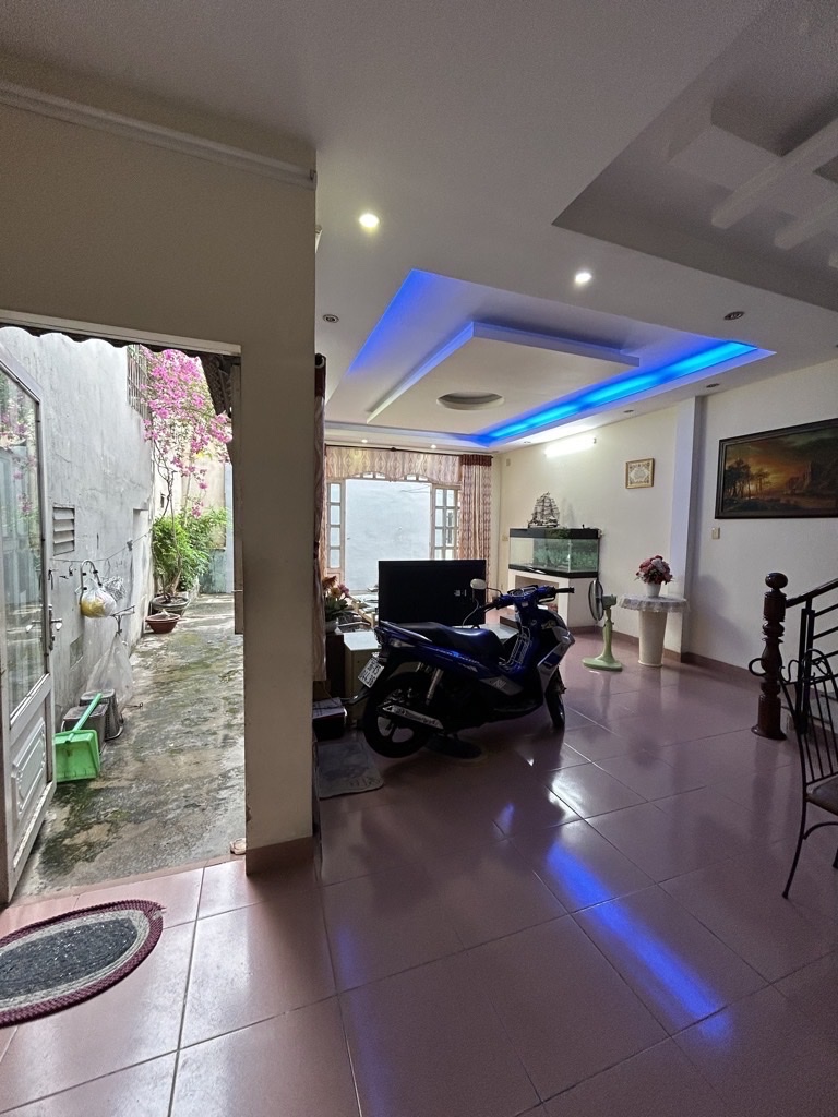 NHÀ ĐẸP CÁCH 1 CĂN RA MẶT TIỀN TÔN ĐẢN- NHÀ ĐẸP CHỦ DỄ THƯƠNG THIỆN CHÍ- CÓ SÂN TRƯƠC NHÀ THUẬN - Ảnh 3