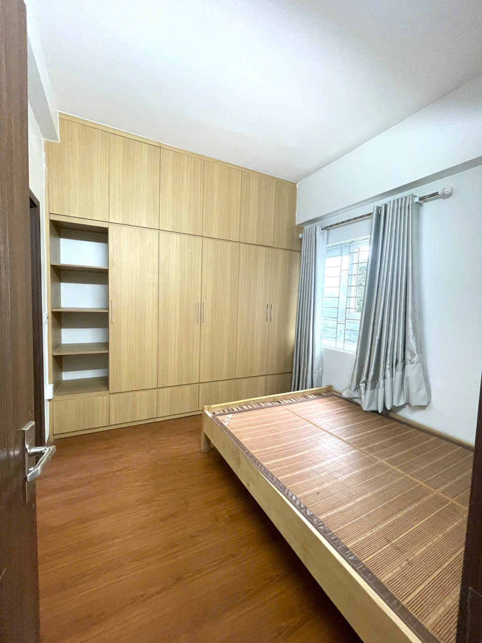 Hơn 2,6 tỷ, Anh/Chị có ngay căn 77m2 bc Đông Nam - Ảnh 1