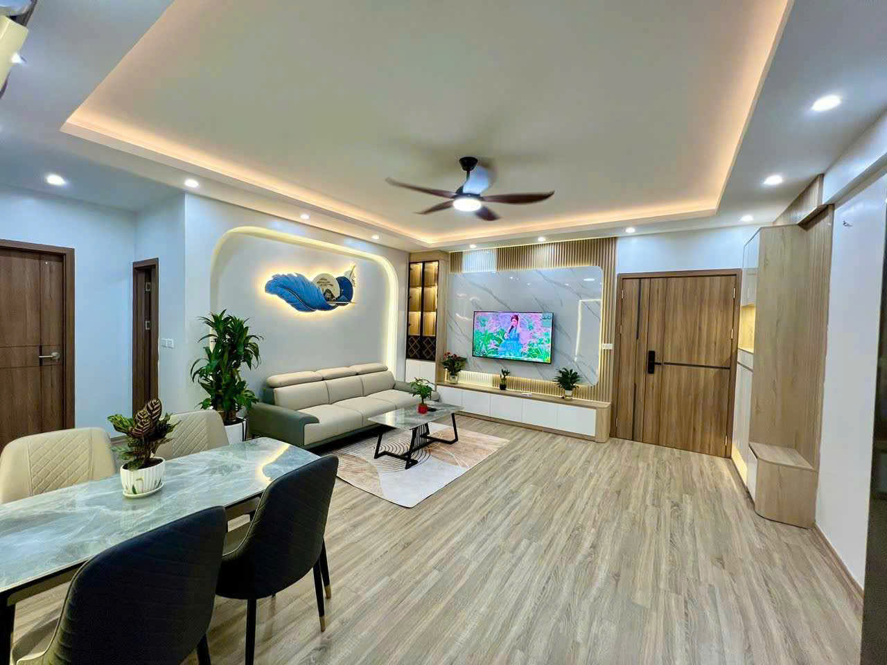 Bán căn hộ tòa Nơ 5 Pháp Vân, sổ đỏ, 82.3m2, 3 ngủ, giá chỉ 4 tỷ mấy chục - Ảnh 1