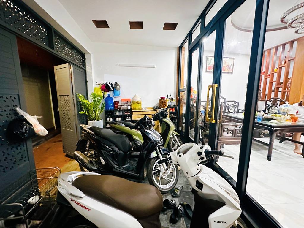 BÁN NHÀ NGHI TÀM – TÂY HỒ, 5 TẦNG KIÊN CỐ, GIÁ CHỈ 6 TỶ - Ảnh chính