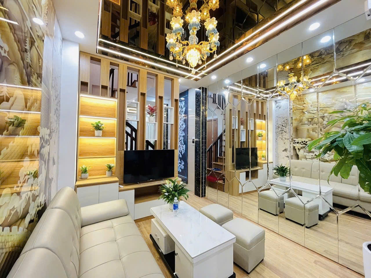 NHÀ NỘI THẤT LUXURY -NHÀ ĐẸP ĐỈNH CAO KHU VỰC CẦU GIẤY -3 MẶT THOÁNG - Ảnh chính
