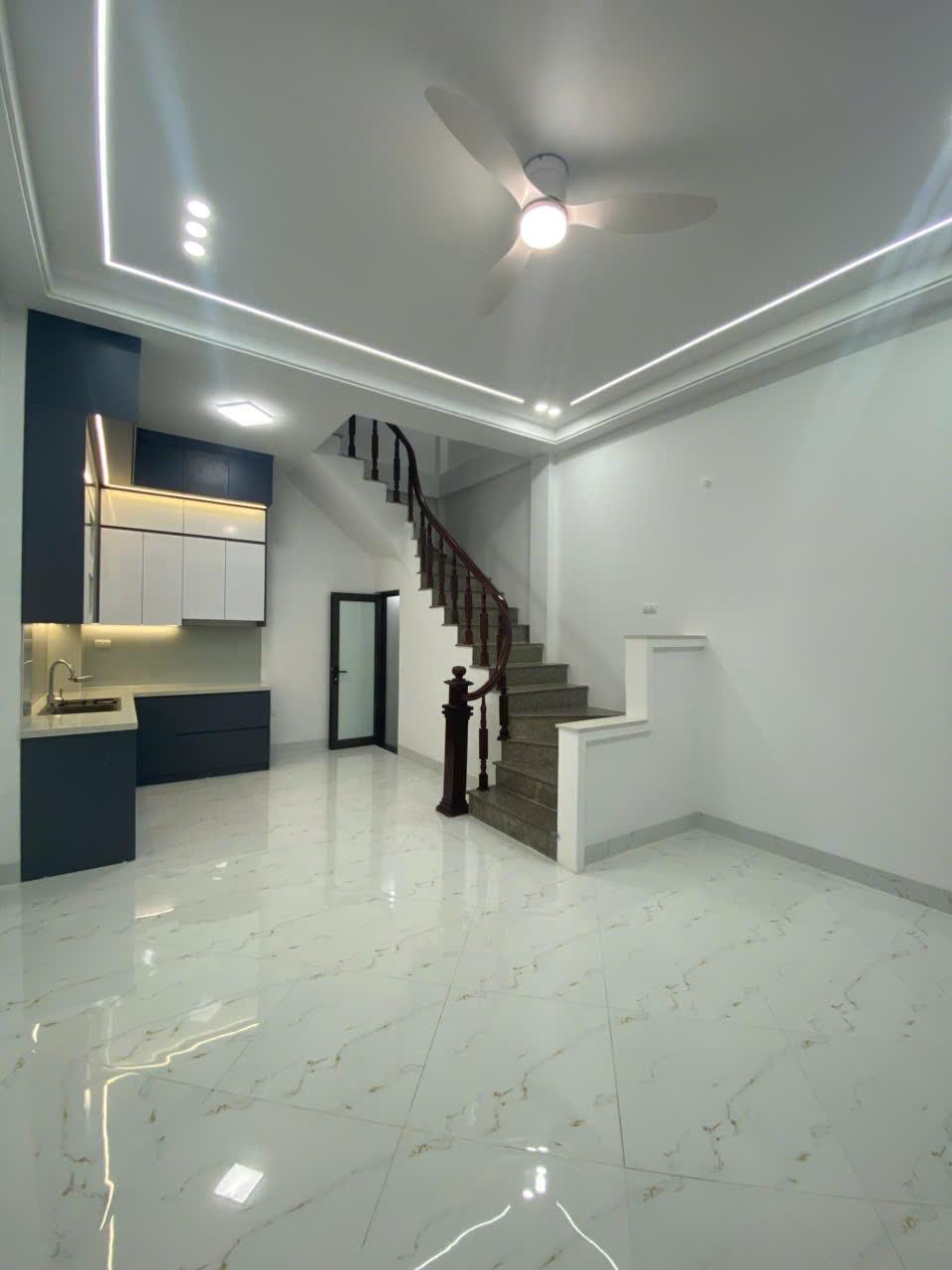 SIÊU PHẨM GIỮA THANH XUÂN - Ô TÔ LÝ THUYẾT ĐỖ CỬA - NGÕ 3 GÁC THÔNG - FULL NỘI THẤT ĐẸP - Ảnh chính