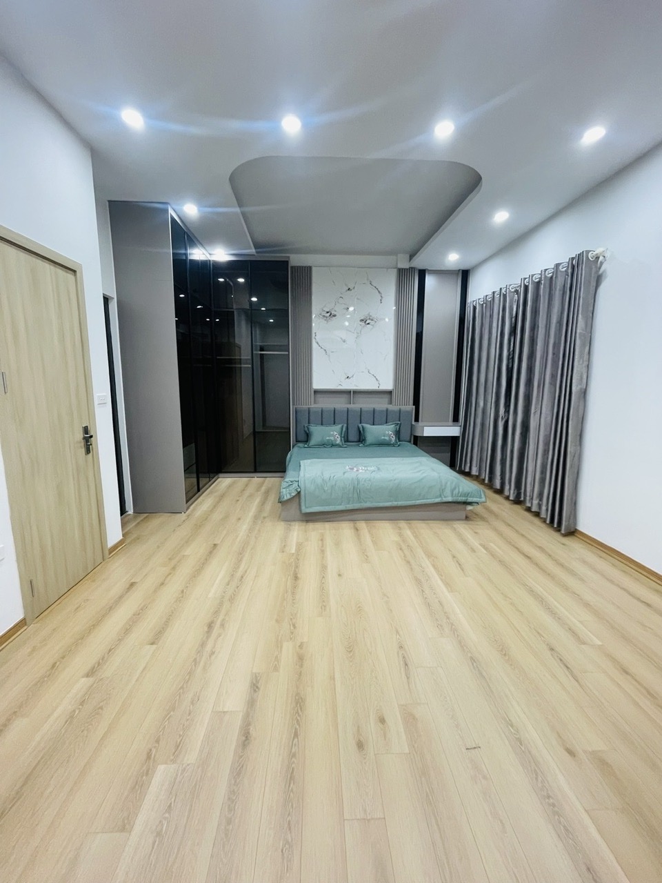 NHÀ HÒA BÌNH - MINH KHAI XÂY MỚI 5 TẦNG LÔ GÓC - Ảnh 5