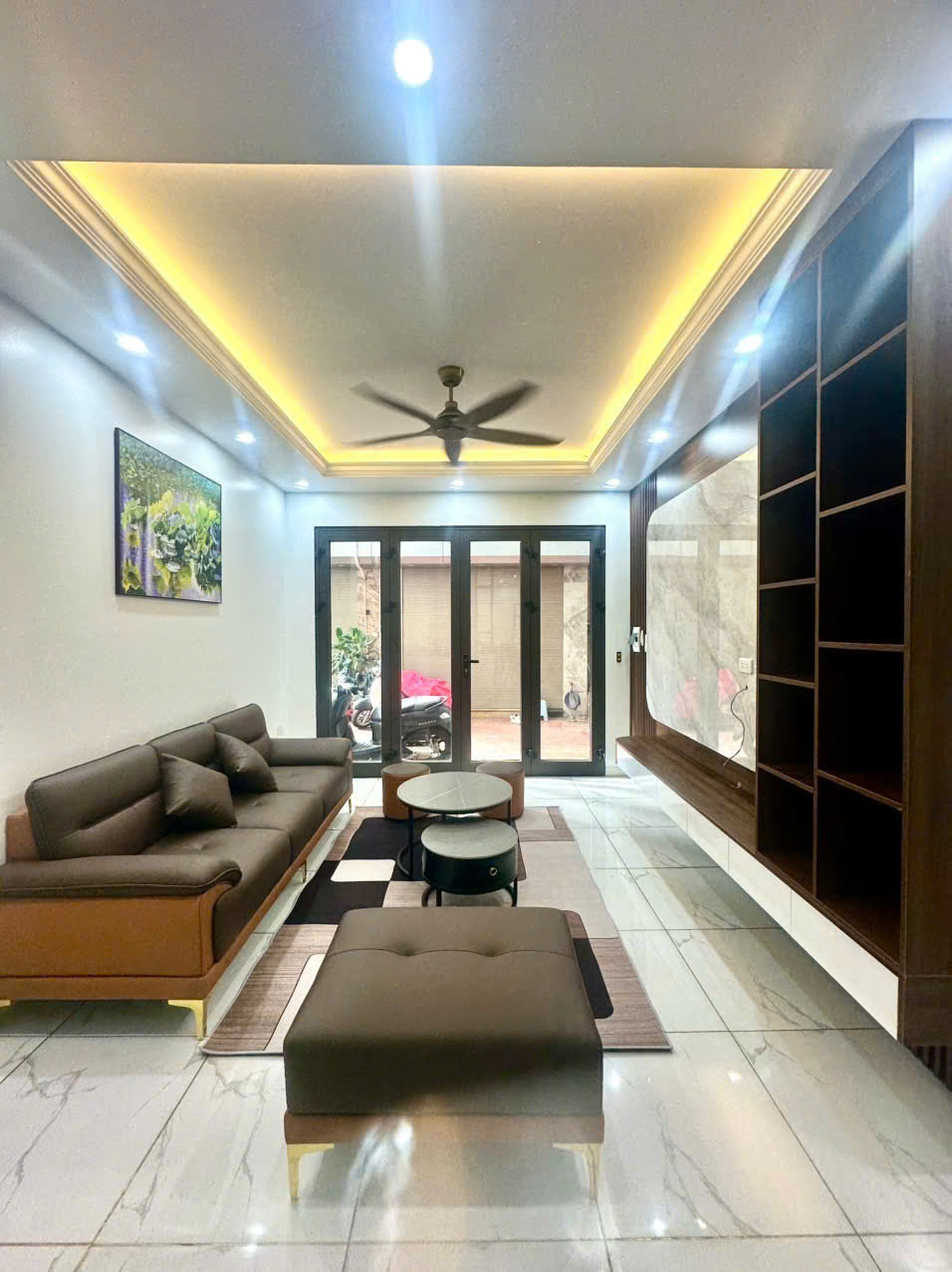🏡 BÁN NHÀ NGỌC THỤY - LONG BIÊN – 4 TẦNG – 4 PHÒNG NGỦ – GIÁ 9.2 TỶ<br><br>📍 Vị trí cực đẹp: - Ảnh chính