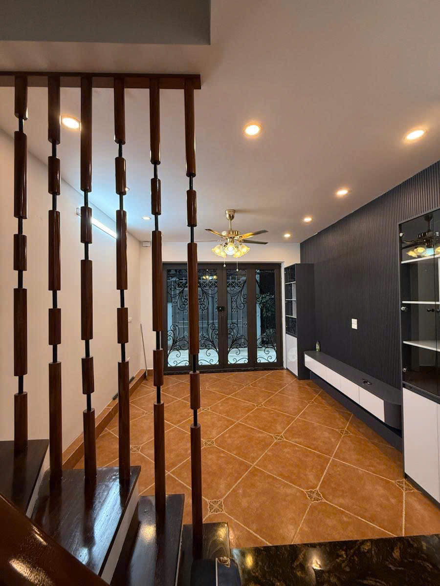 NGUYỄN KHANG - DÂN XÂY -  NGÕ 3M - 50M RA PHỐ 32m2 5 tầng mặt tiền 4m Giá 10.8 tỷ - Ảnh chính