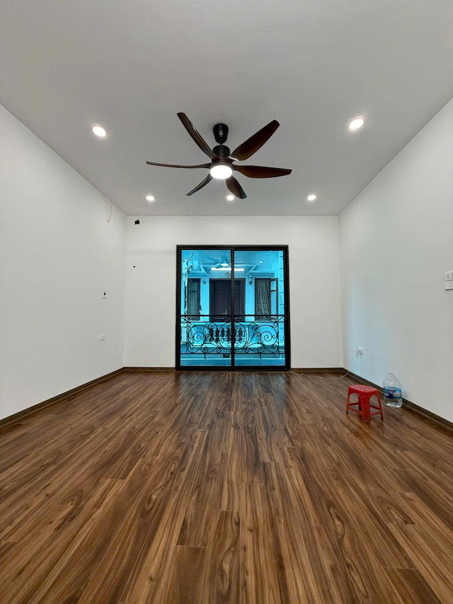 NGUYỄN KHANG - DÂN XÂY -  NGÕ 3M - 50M RA PHỐ 32m2 5 tầng mặt tiền 4m Giá 10.8 tỷ - Ảnh 3