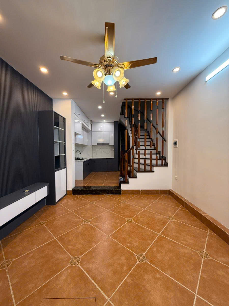 NGUYỄN KHANG - DÂN XÂY -  NGÕ 3M - 50M RA PHỐ 32m2 5 tầng mặt tiền 4m Giá 10.8 tỷ - Ảnh 1