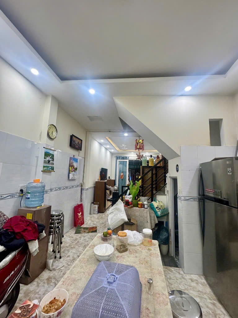 Bán nhà nhỏ 3 tầng sát đường Lương Văn Can Quận 8 giá nhỉn 4 tỉ - Ảnh 2