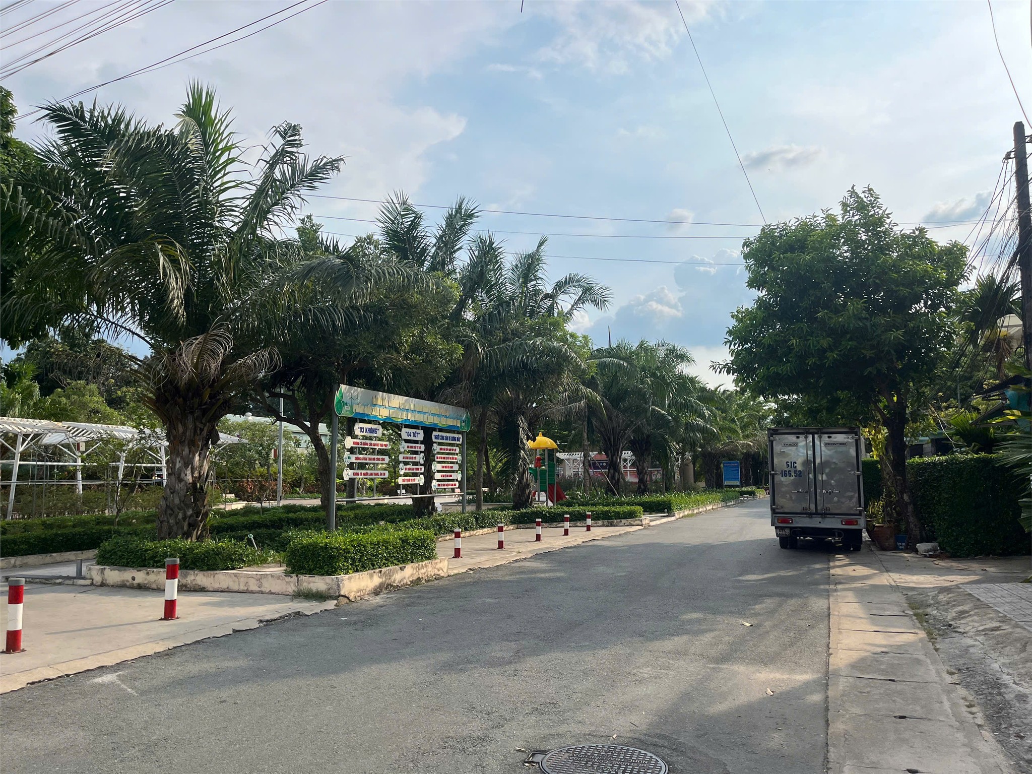 NHÀ ĐẸP- GIÁ TỐT CẦN BÁN NHANH  CĂN NHÀ NGAY TRUNG TÂM thương mại TP THỦ DẦU MỘT, Bình Dương - Ảnh 2