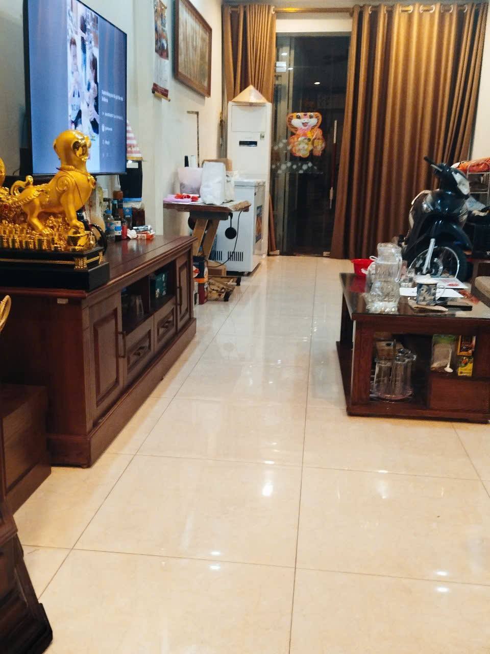 Bán nhà Tuệ Tĩnh, 22m2, 4 tầng, mặt tiền 5.4m, 12.4 tỷ, ngõ rộng, kinh doanh tốt - Ảnh chính