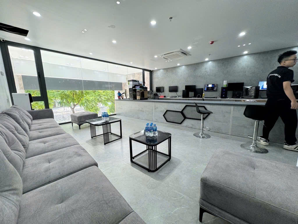 BÁN NHÀ HOÀNG QUỐC VIỆT, PHÂN LÔ, ÔTÔ TRÁNH, VỈA HÈ KINH DOANH, 70M2 CHỈ 24 TỶ - Ảnh chính