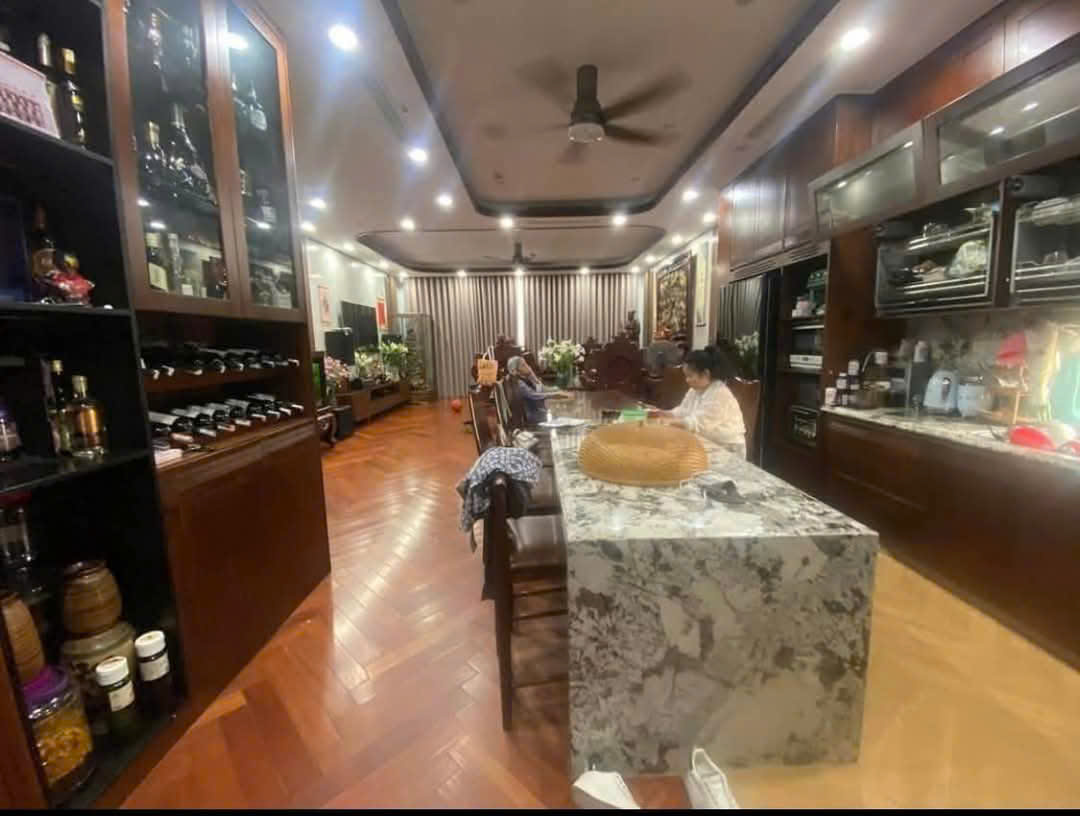 BÁN NHÀ NGUYỄN VĂN HUYÊN, PHÂN LÔ, ÔTÔ TRÁNH, KINH DOANH, DT 56M2 GIÁ 17TỶ - Ảnh chính