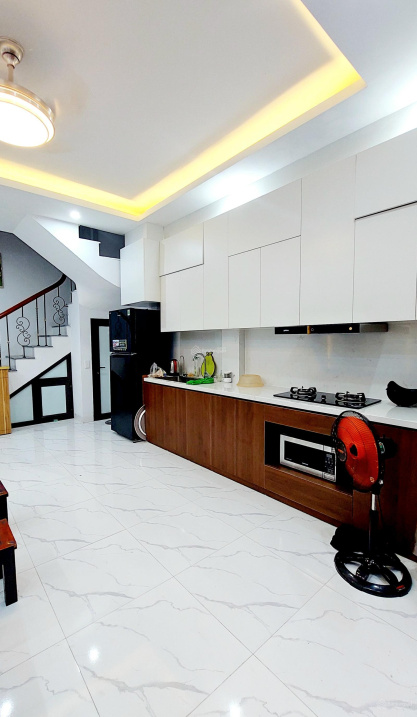 Bán nhanh nhà ngõ Nguyễn Cao, giá 11.9 tỷ, 40m2x5T, KD, ô tô đỗ - Ảnh chính