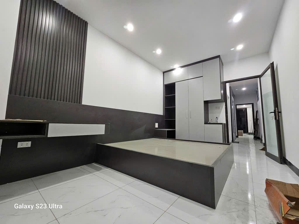 Bán nhà Tân Ấp lô góc, ngõ trước nhà siêu rộng, thang máy xịn xò - Ảnh 4
