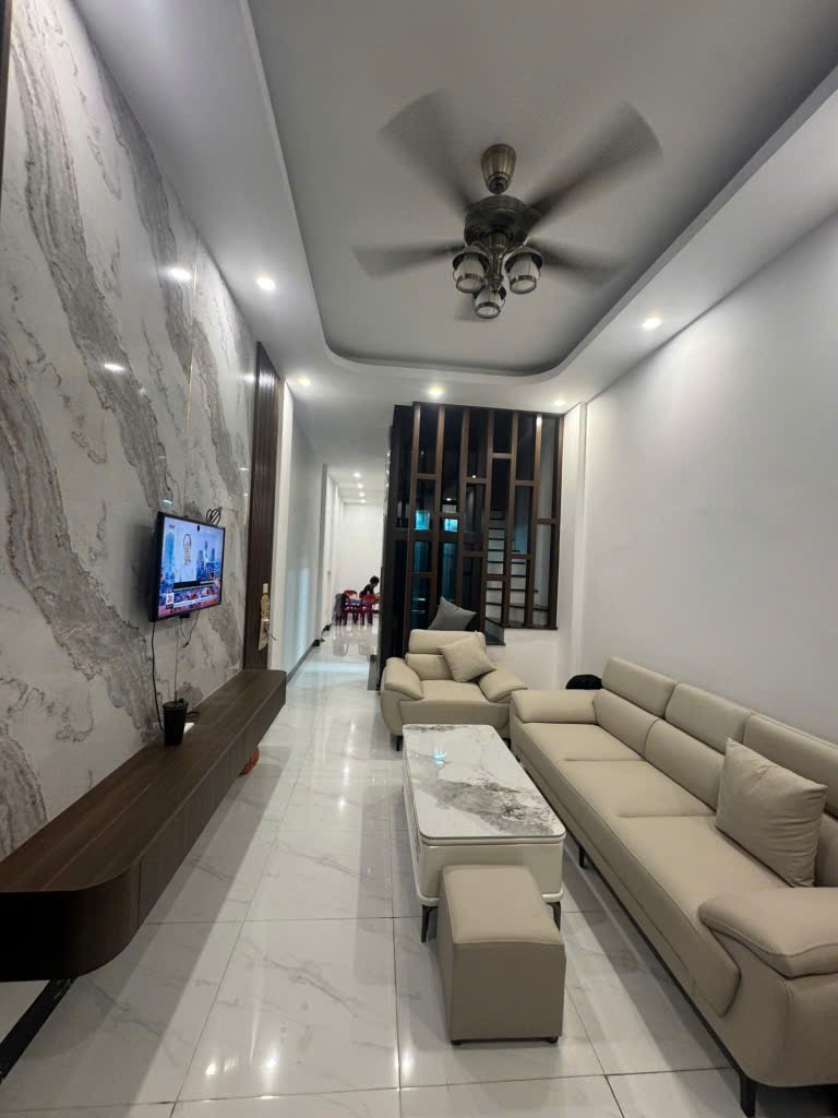Bán nhà Tân Ấp lô góc, ngõ trước nhà siêu rộng, thang máy xịn xò - Ảnh 1