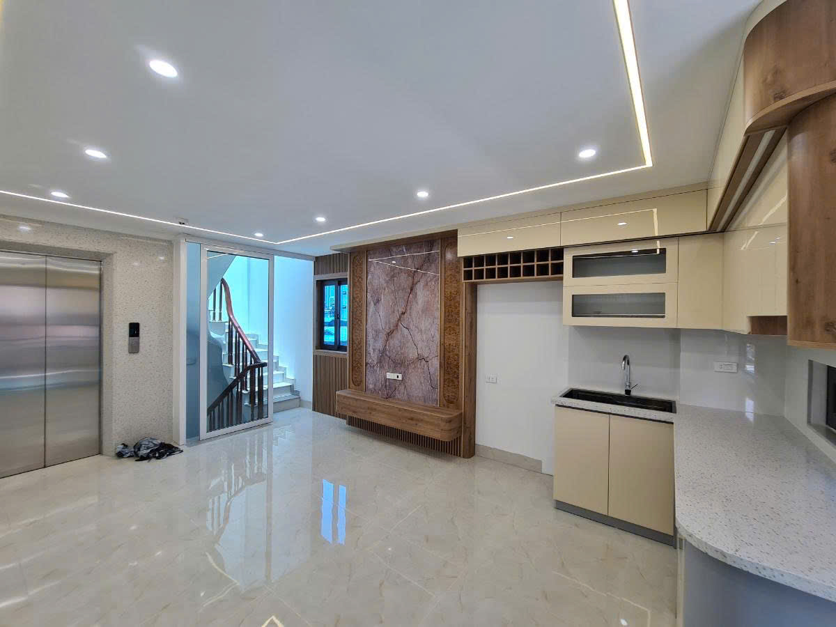 NHÀ MỚI NGUYỄN TRÃI THANG MÁY Diện Tích 38m2 8 tầng mặt tiền 4.3m Giá 13.5 tỷ - Ảnh chính