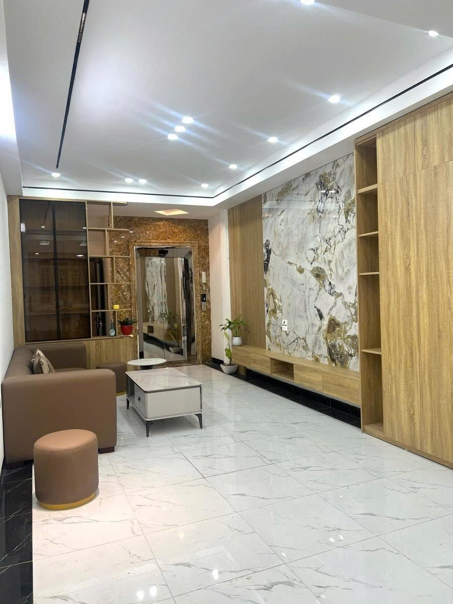 BÁN NHÀ PHÂN LÔ PHÙNG CHÍ KIÊN, CẦU GIẤY - 48M² x 6T THANG MÁY - Ô TÔ VÀO NHÀ - GIÁ 15.75 TỶ - Ảnh 2