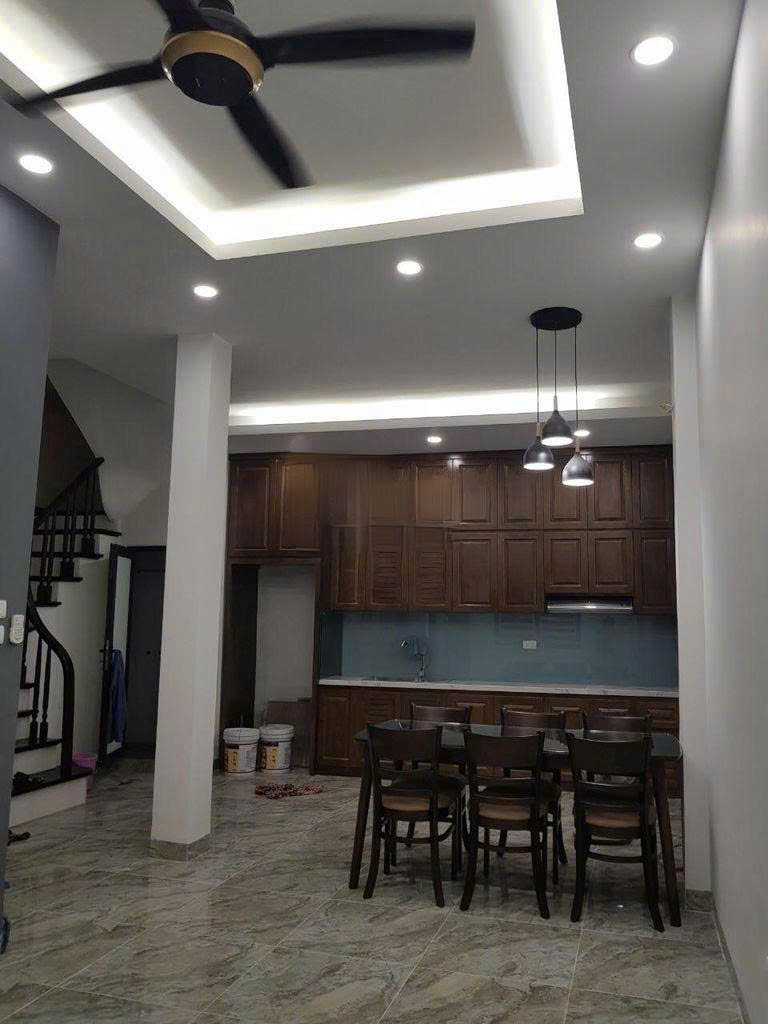 Cho thuê nhà riêng ngõ 61, Phố Phùng Chí Kiên, Cầu Giấy 35m x 6T giá 16tr, 5PN5VS - Ảnh chính