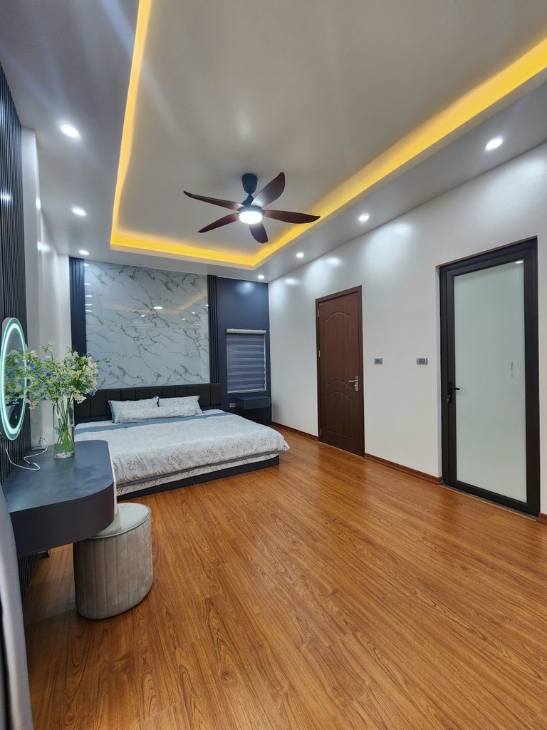 Bán nhà phố Minh Khai 56m2, 5 tầng, mặt tiền 6m cực đẹp chỉ 9.8 tỷ hiếm Hai Bà Trưng - Ảnh 1