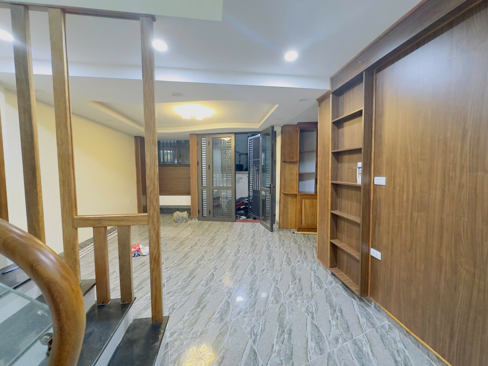 BÁN NHÀ LĨNH NAM - TRUNG TÂM HOÀNG MAI:  NHÀ 6 TẦNG MỚI ĐẸP – Ở NGAY – GẦN PHỐ – TRƯƠC NHÀ THOÁNG - Ảnh 1