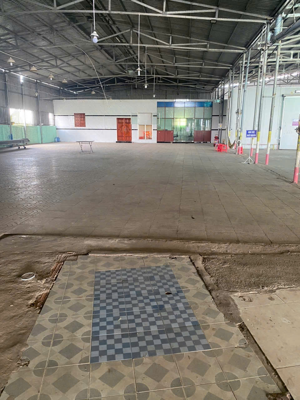 BÁN NHÀ XƯỞNG MẶT TIỀN TỈNH LỘ DT879, 2300M2 SẴN SHR CHỈ 20 TỶ. LH:0938898920 – 0938702006. - Ảnh chính