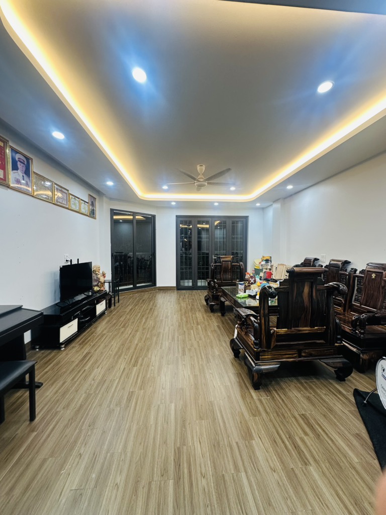 Bán nhà 5 tầng phố Phùng Chí Kiên, Cầu Giấy, lô góc, sát ô tô, kinh doanh, 45m, 12 tỷ. - Ảnh chính