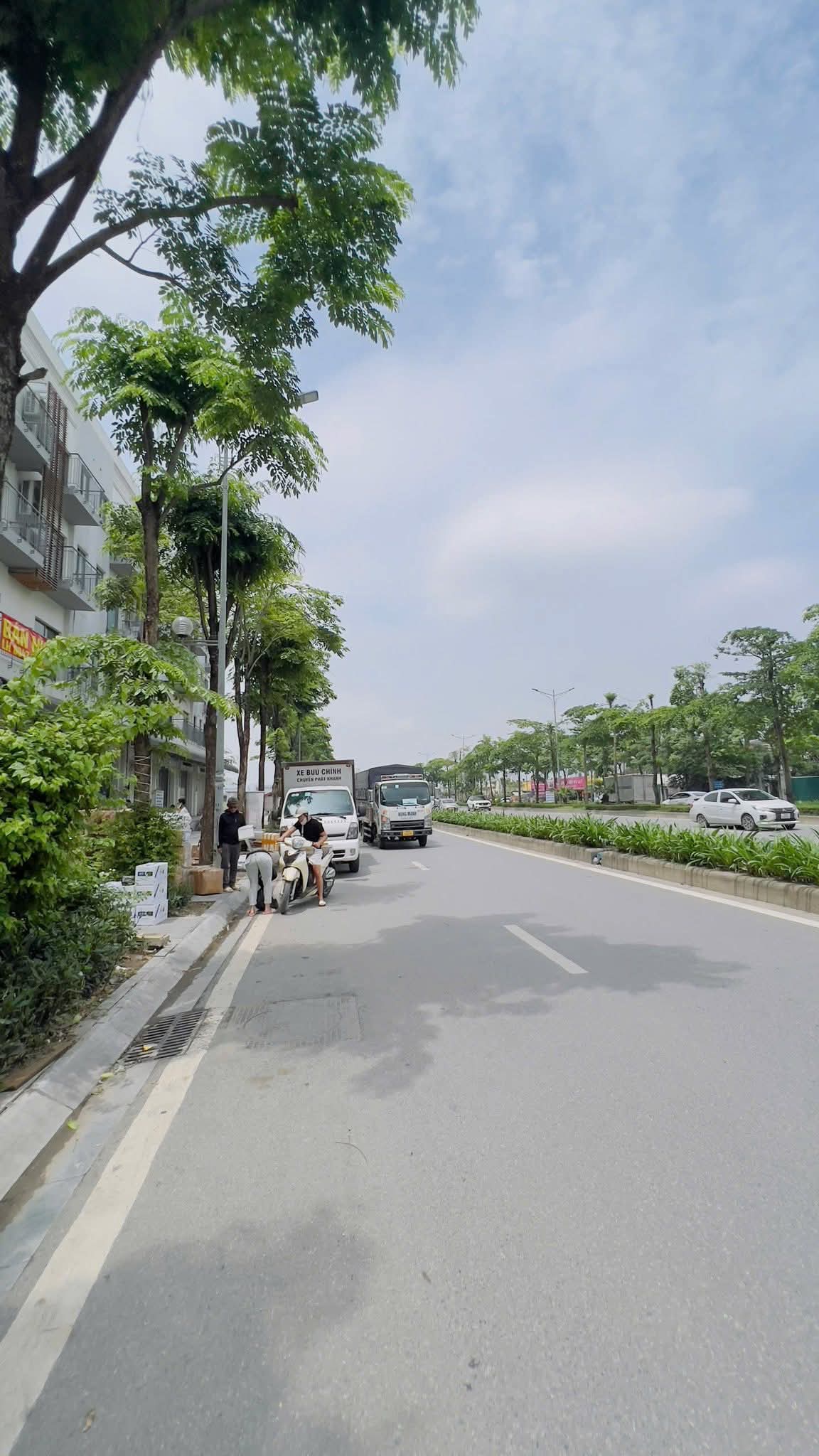 TOÀ VĂN PHÒNG - THE MANOR CENTRAL PARK VỊ TRÍ ĐẮC ĐỊA KINH DOANH SẦM UẤT. DT 225M2 GIÁ 82 TỶ - Ảnh chính
