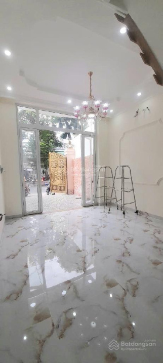 Bán gấp siêu phẩm nhà 3 tầng, Dương Bá Trạc, mặt tiền đường 20m, ô tô ngủ trong nhà, nhỉnh 8 tỷ - Ảnh 1
