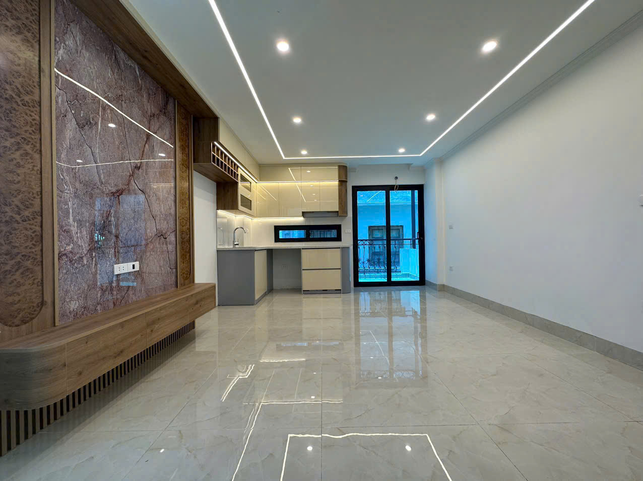 DUY NHẤT 1 CĂN GIÁP NHẤT THANH XUÂN 40M 8 TẦNG THANG MÁY NHÀ ĐẸP FULL NỘI THẤT 13.5 TỶ - Ảnh chính