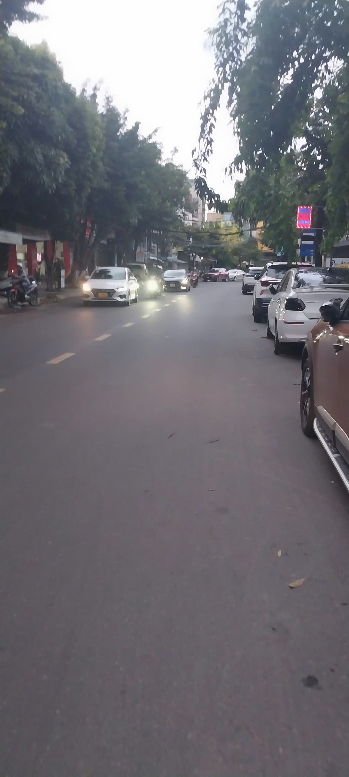 ♪ Nhà Mặt Tiền Nguyễn Tri Phương, đường 10.5m, 70m2, 3 tầng, 8.5 tỷ - Ảnh 2