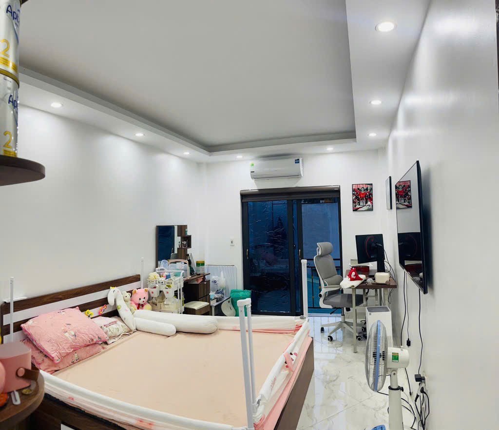 GIA ĐÌNH CẦN BÁN NHÀ THÁI HÀ DIỆN TÍCH 43M, 5 TẦNG Ở NGAY GIÁ CHỈ 8.6 TỶ. - Ảnh 1