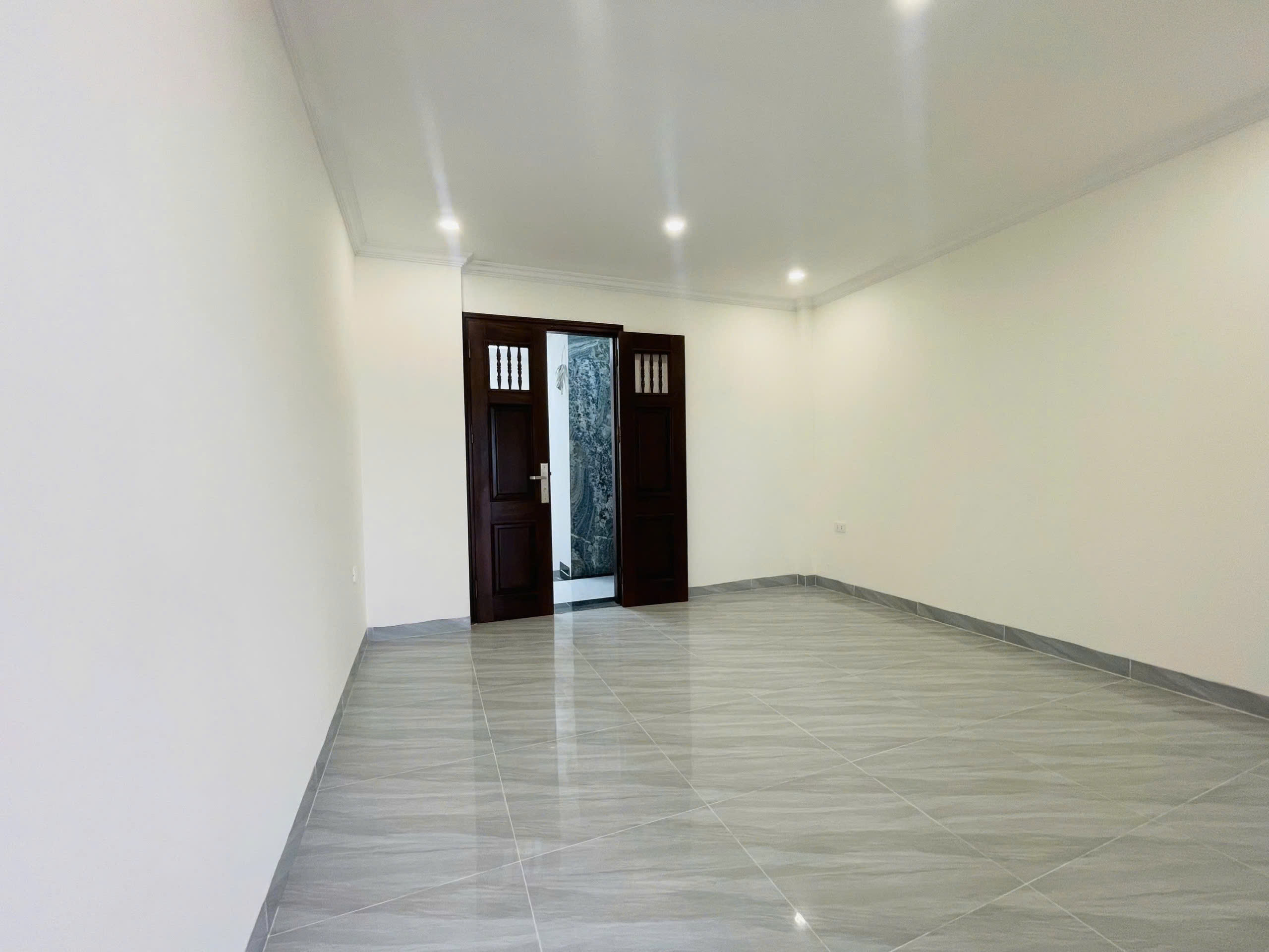 Bán nhà đường Pháo Đài Láng, Láng Thượng, Đống Đa 35m xây 6 tầng thang máy giá 8.7 tỷ - Ảnh chính