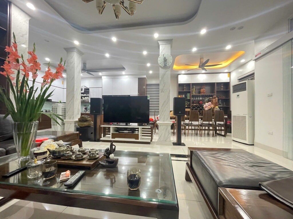 Bán nhà Trích Sài hồ Tây, ở sướng, 69m chỉ 18.5 tỷ - Ảnh 1
