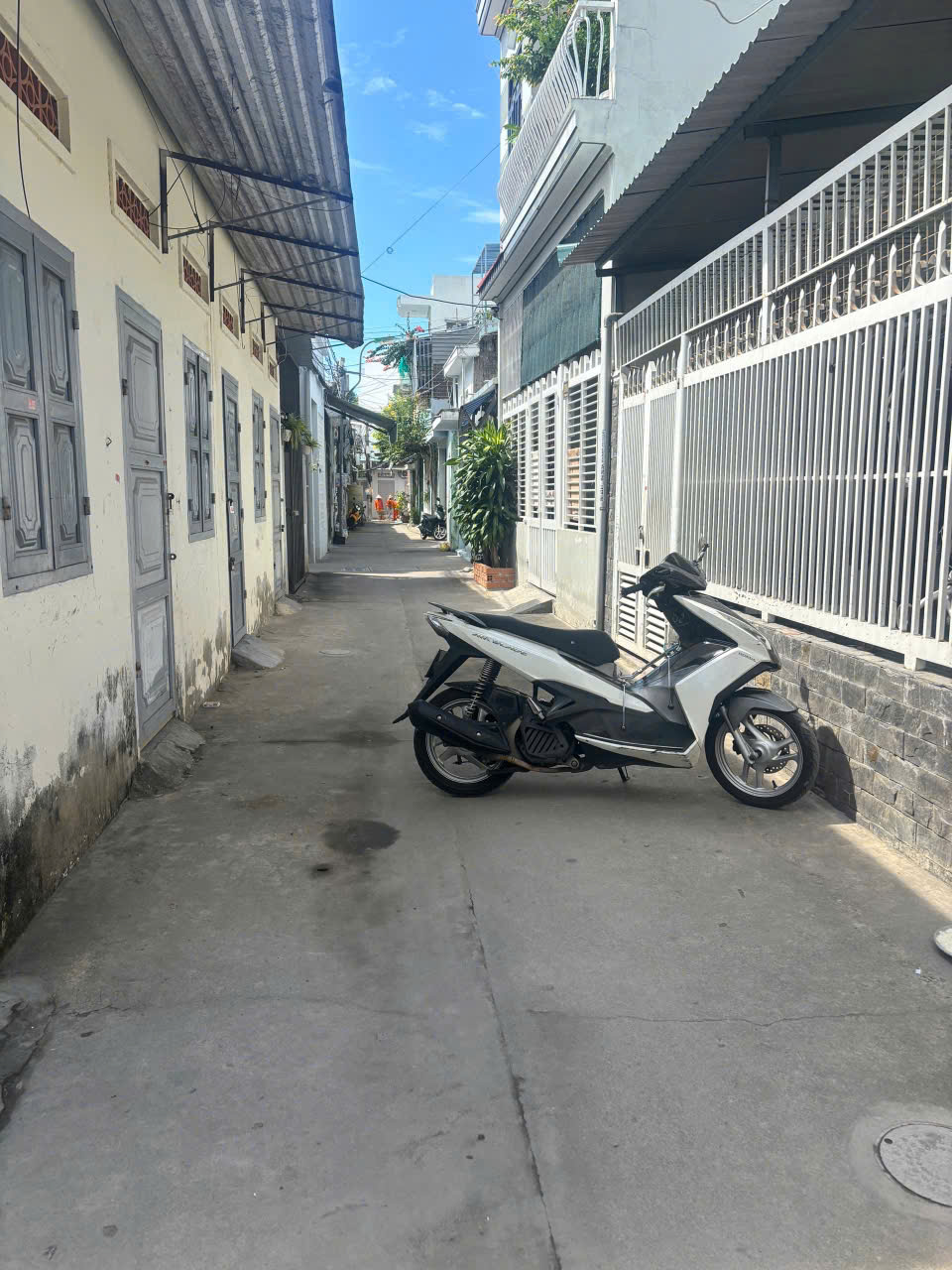BÁN NHÀ MỚI HẺM ĐƯỜNG 2/4 PHƯỜNG VẠN THẠNH, NHA TRANG CÁCH BIỂN CHỈ 7P DI CHUYỂN - Ảnh 1