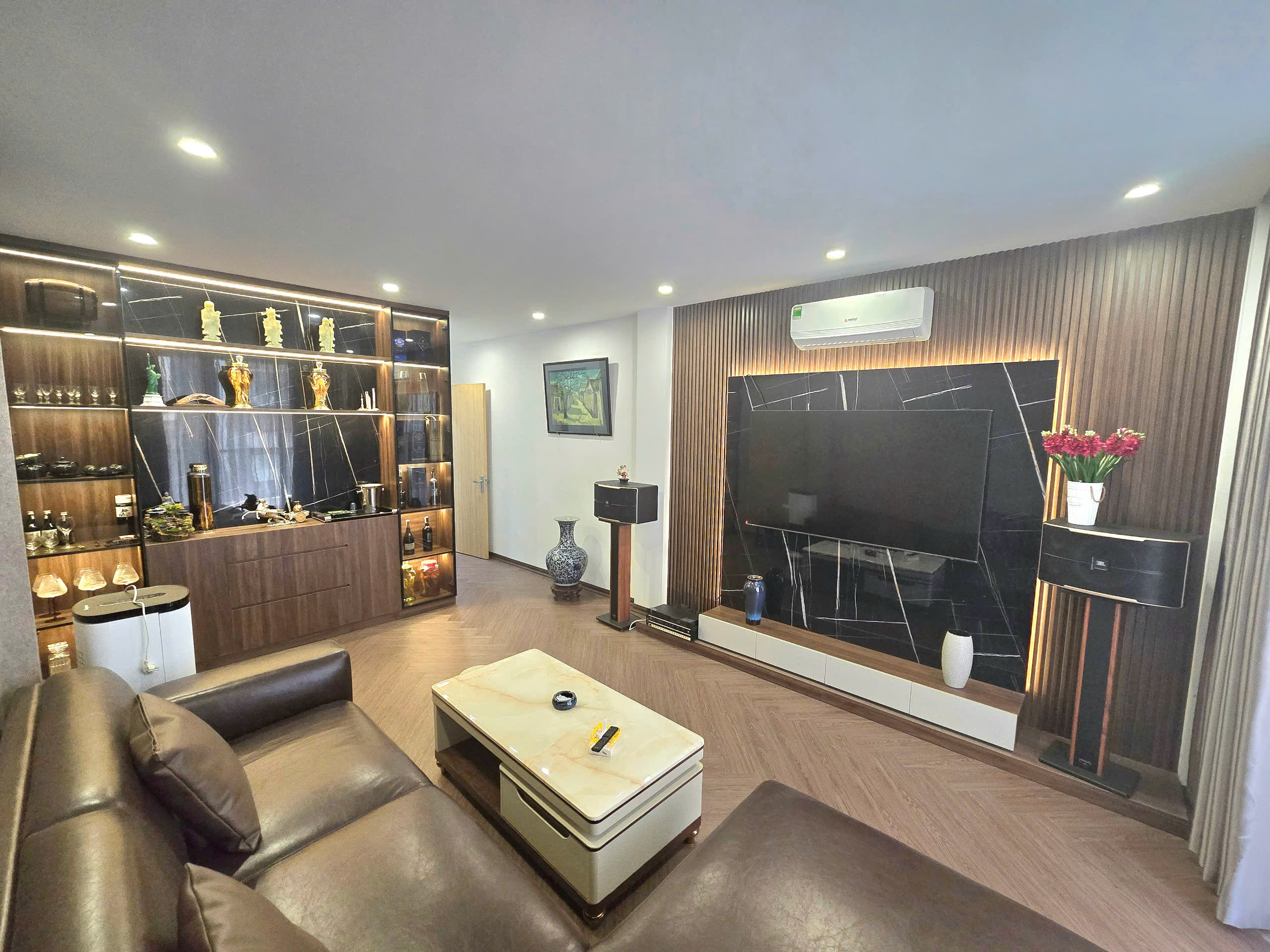 Nhà mặt phố Tràn Quốc Toản, Hoàn Kiếm , Dt 100m2 , MT 8M .Kinh Doanh hay xây toà nhà cho thuê cực - Ảnh 2
