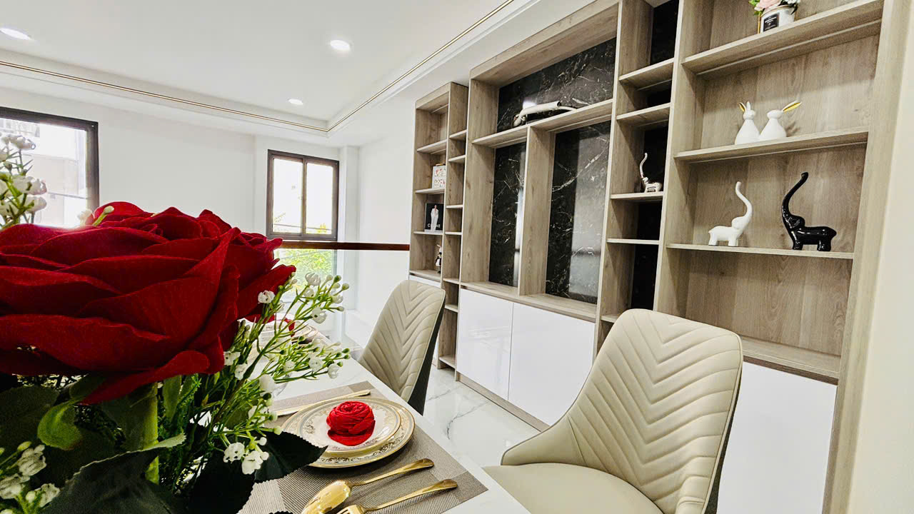 NHÀ ĐẸP GÒ VẤP CHỈ 7TỶ2 5TẦNG THANG MÁY XE HƠI NGỦ NHÀ NGANG GẦN 5M ĐỐI DIỆN EMART PHAN HUY - Ảnh 1