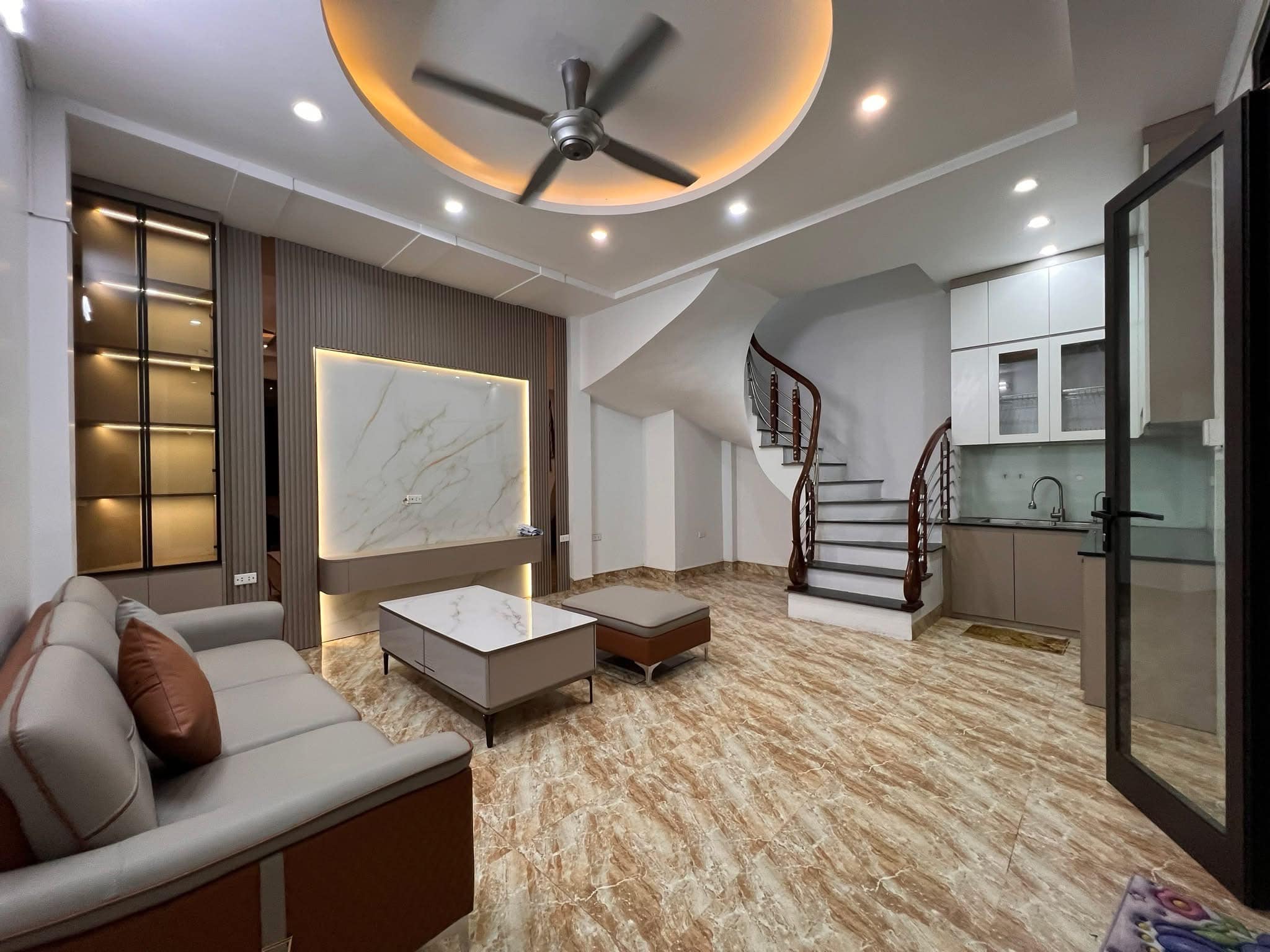 CHỦ GỬI BÁN NHANH PHỐ MỸ ĐÌNH – NAM TỪ LIÊM, 33m2, 5 tầng nhỉnh 6 tỷ. VỊ TRÍ ĐẸP – NHÀ ĐẸP – 3 GÁC - Ảnh 1