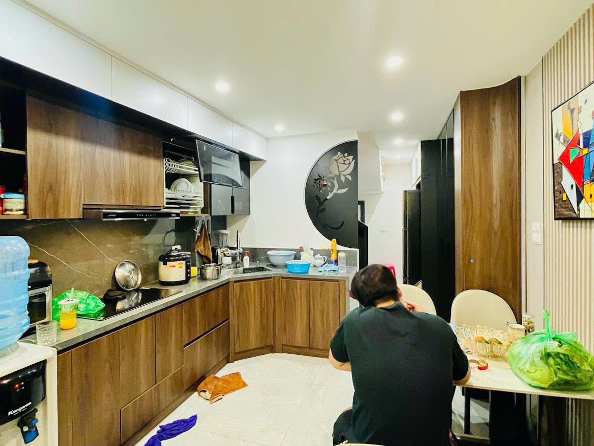 SIÊU PHẨM QUẬN CẦU GIẤY - 10m RA MẶT PHỐ - KHU VỰC HIẾM NHÀ BÁN - PHÂN LÔ QUÂN ĐỘI. - Ảnh 3