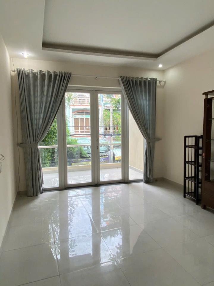 **Bán nhà mặt tiền Nguyễn Trọng Tuyển, phường 2, Tân Bình; chợ Phạm Văn Hai - Ảnh chính