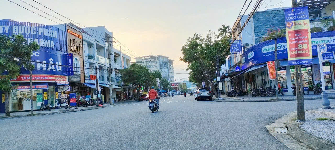 🏢 "KHÔNG THỂ TIN NỔI! NHÀ MẶT TIỀN PHAN ĐĂNG LƯU - 119M² "VÀNG" KINH DOANH, CHỈ 11.5 TỶ - DEAL SỐC - Ảnh 1