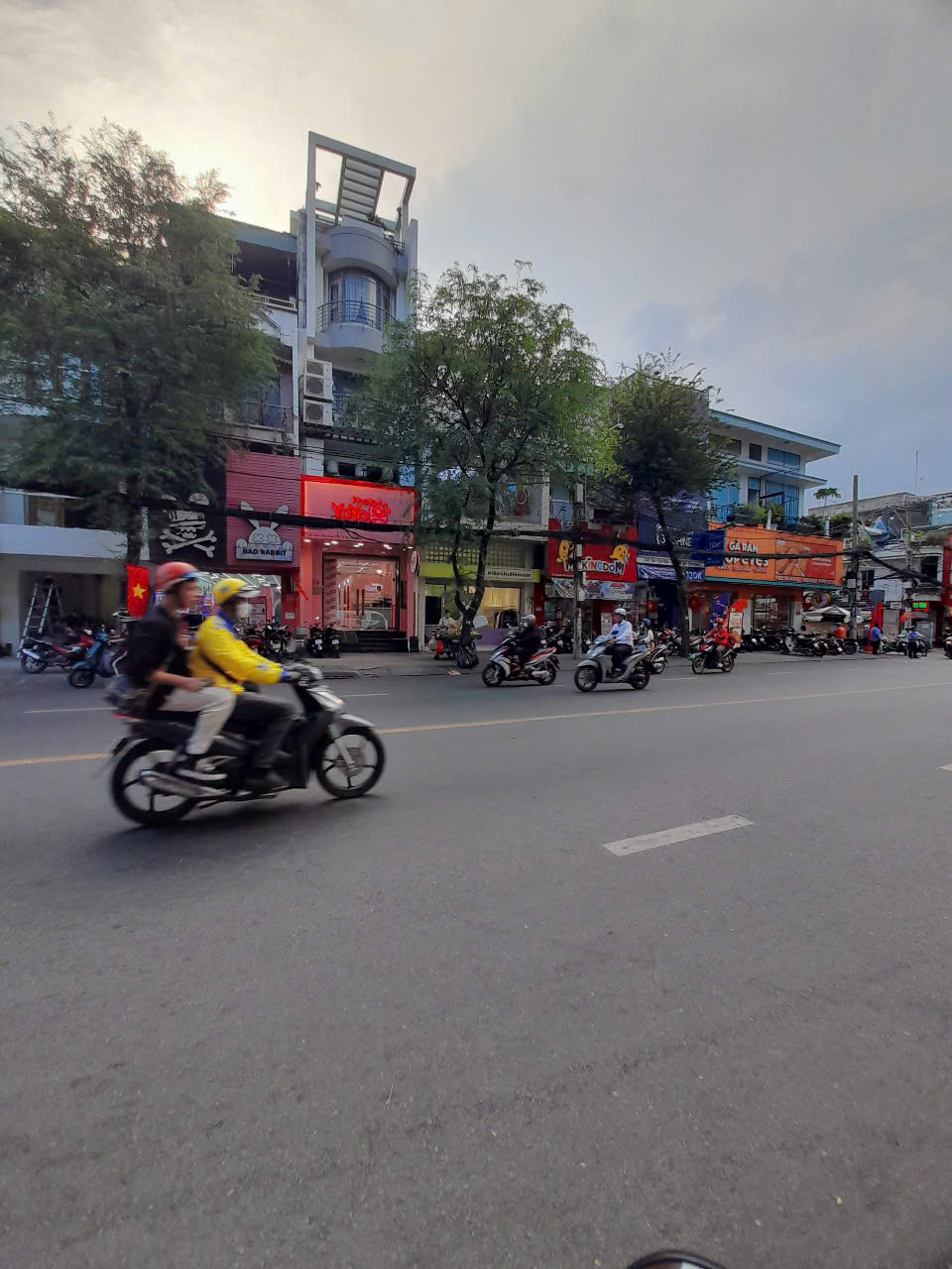 Cho thuê nhà 57 - Mặt Tiền Đường Nguyễn Gia Trí Q.Bình Thạnh - Ảnh chính